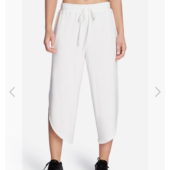 Danskin Butterfly Capri Pants Nwt 